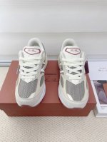 loro Piana X Newbalance 联名款Lp X Nb 990V6系列情侣款 复古 休闲 运动鞋 原版购入开发 做货 拥有百年历史，意大利顶级奢侈