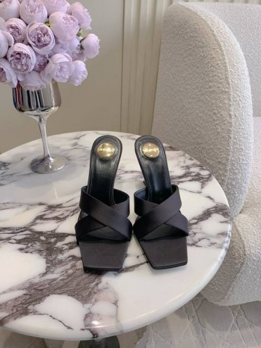 出厂价Saint Lauren* Ysl 杨树林新款字母跟高跟鞋 小姐姐的美丽尤物高跟鞋 优雅迷人性感 女人味十足鞋面真丝 内里垫脚羊皮 意大利真皮大底 跟高9