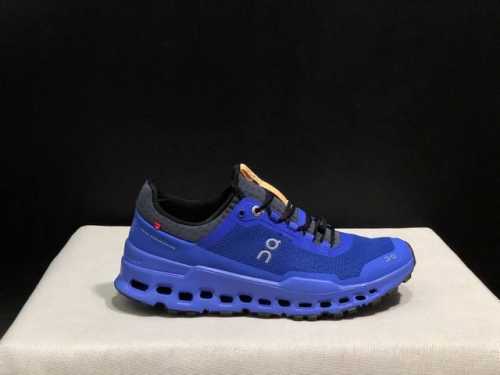 顶级版本On昂跑 Cloud Ultra 舒适减震防滑透气低帮跑鞋！瑞士高性能运动品牌on打造的此系列作品，鞋面由再生聚酯纤维和网眼布制成，采用独家镂空橡胶鞋底