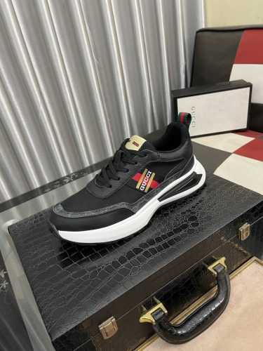 出厂价： GUCCI 古奇男鞋休闲鞋绝对火爆潮男的极致搭配单品！超质感魅力挡不住，主推款，鞋面选用优质牛皮，猪里垫脚， 耐磨橡胶底，高贵典雅！舒适度爆棚想怎么帅