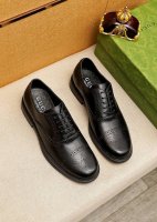 商品商标：Gucci 古驰 商务皮鞋 正码码数: 38-44 45订制 商品材料：精选 进口头层小牛皮鞋面，进口牛皮内里。强烈立体视觉效果，橡胶大底 颜 色：2