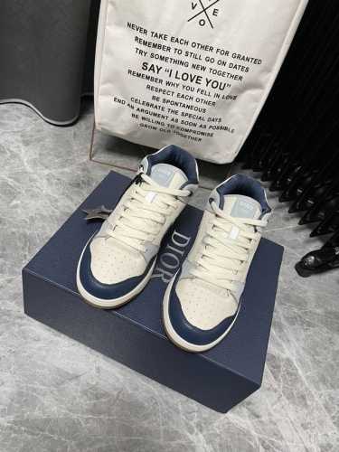 出厂 迪奥dior2024款 B57 爆款 休闲鞋中帮 最高版本 情侣款 原版爆拆一比一完美复刻 工艺做工细节到位 原版定制材料 超赞 最新元素组合 时尚休闲个