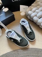Chanel 24A新款熊猫休闲鞋 新色！顶级版本出货 鞋面：妮布 内里：羊皮 原版tpu大底 Size:35-40