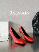 出厂价 Balmain 巴尔曼 巴尔曼 方头酒杯跟单鞋 此款彩色皮革酒杯跟，方头，会标图案。 海外订购原版，1:1完美复刻！ 历时三个月精工打造，五金，鞋跟都是