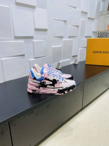 顶级版本： 手工描绘工艺 定制不退换 情侣码35-40 38-46 Lv Tarine路易威登 驴牌 L家 情侣款 休闲 运动鞋 滑板鞋 原版购入开发 做货 本