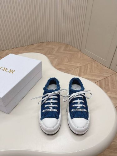dior迪奥2024Walk'n系列 老花 刺绣 厚底帆布鞋 休闲运动鞋 P290元 原版购入开发 做货 这款 Walk'n'dior 厚底运动鞋是一款时尚单品
