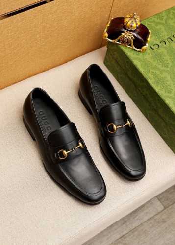 商品商标：Gucci 古驰 休闲皮鞋 正码码数: 38-45 45.46订制 商品材料：精选 进口头层小牛皮鞋面+奢华五金扣，进口牛皮内里。强烈立体视觉效果，组