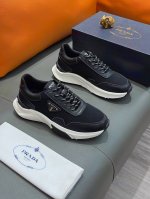 商品名称：Prada 普拉达正规码数: 38-44 休闲鞋商品材料：精选 牛皮鞋面，柔软羊皮垫脚，原厂特供大底