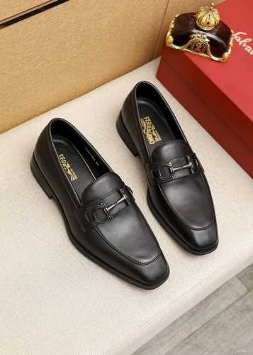 商品商标：Ferragamo 菲拉格慕 休闲皮鞋正码码数: 39-44 38.45订制 商品材料：精选 进口头层小牛皮鞋面+原版五金扣，进口水染牛皮内里。强烈立