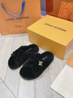 平底 厚底 Lv 2024 新款 毛毛拖 羊羔毛菱格纹 金属logo 毛拖鞋 巨舒服！ 码数：35-41 编号488-5