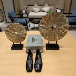 金属镜面系列 顶级包装配套最高版本 PRADA 2024普拉达春夏新品， 顶级版本 实力来袭！ 原版做法，后带与鞋面不断格 复古可爱普拉达玛丽珍裹脚后带平底小单