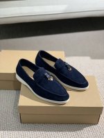 羊京高版本， 年升级流苏单鞋版。 意大利手工品牌 Loro Piana 诺悠翩雅主要专注 手工鞋 材料都是采用进口羊京超级舒适的乐福鞋 当下早就火爆全球 面料进