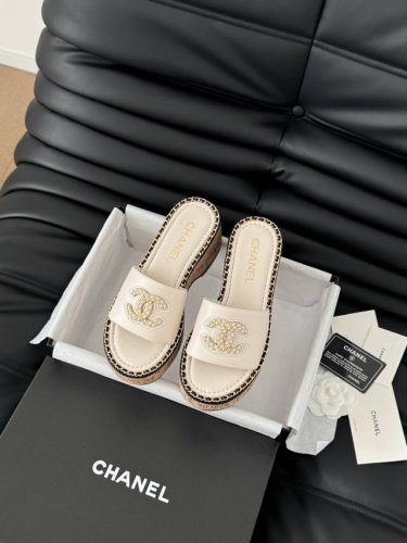 Chanel 25C春夏新款全系列链条拖鞋全系列首发 专柜有的我都有！高版本高品质鞋面牛皮 原版面料 内里羊皮 原版大底Size:35-39 其他码数定