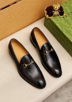 商品商标：Gucci 古驰 休闲皮鞋正码码数: 39-44 38.45.46订制商品材料：精选 进口头层小牛皮鞋面+原版五金扣，进口牛皮内里 强烈立体视觉效果，