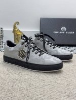 出价 实价 Philipp Plein-菲利普普来因普来因潮流男士系列休闲鞋在经典的基础上采用流线型设计这款采用牛皮搭配五金配件羊皮内里精心制作,层次鲜明，增加