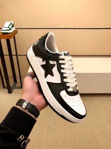 工厂价 BAPE x 猿人头 跨界联名系列限量发布] #极具特色的迷彩元素皮料，这次是金典的联名 面料：牛皮内里：羊皮垫脚：羊皮大底：橡胶成型底码数:38~44