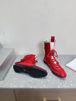 QUAI 小众潮牌 25ss春夏新款 走秀款德训 拳击靴 休闲靴设计理念源于拳击靴和芭蕾舞鞋两者的结合，动感而柔美～体现了纯正的运动元素和混合的魅力从柔和的粉彩
