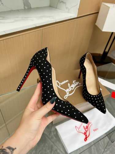 430 christianlouboutin路铂廷 Cl红底鞋‖ 全球限量！来自拉斯维加斯的祝福灵感来自拉斯维加斯的炫彩霓虹 手工制作，精致工艺收藏级作品 绝对