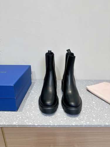 Stuartweitzman Fw24Ss New Arrival 松紧 羊毛机车靴 短靴 杨紫大姐姐同款 一脚蹬 Sw新款厚底马丁靴百搭实穿，可盐可甜的单品酷