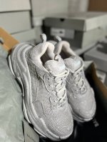 冲量价 情侣款 四季款 Balenciaga巴黎满天星、爆补、特别费手的一款钻石鞋、码数：35-44 45定做 黑钻、银钻、两色