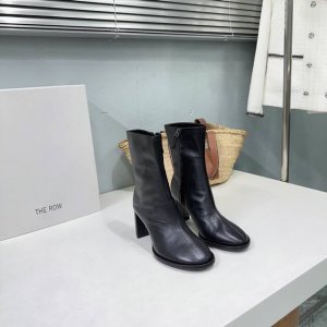 高品质出厂短 ！高 ！小众潮牌the Row24Ss秋冬新款粗跟圆头短靴长靴！强烈推荐！极简主义设计，简约百搭！ 时髦精纷纷上脚 真的无敌显腿长 舒适度和百搭程