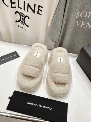 高版本出厂 Alexander Wang 大王松糕厚底水台羊卷毛拖鞋 24Ss秋冬最新爆款系列厚底毛毛拖鞋 专柜同步 顶级版本 鞋面：进口订制a级羊卷毛 垫脚：