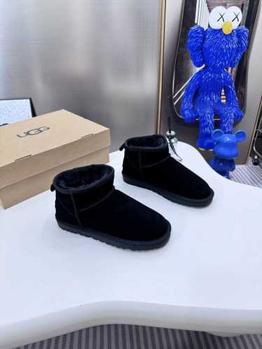出厂： 皮毛一体 官网对版大底 ～～Ugg-5092周冬雨同款款迷你低帮雪地靴毛毛鞋 寒冬刷星“暖潮风” Ugg改头换面刮起雪地里的时尚感。全羊皮毛一体，保暖好