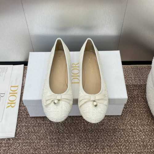 迪奥 Dior 早春高定系列新款标志性电绣藤格纹芭蕾舞娃娃女鞋 Cd字母logo珍珠扣平底蝴蝶结女单鞋 材质：进口电绣水溶面料+水染羊皮内里+意大利真皮大底 码