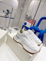 橙子出厂价 Maison Margiela 马吉拉 MM6 休闲运动鞋老爹鞋 情侣款自认为是今年最好看的老爹鞋，视觉上没有其他老爹鞋那么笨重，但又非常显腿细，上