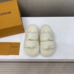 出厂价 顶级品质 2024专柜最新款毛毛拖 Lv Fw23 New Arrival ～毛毛鞋半拖毛拖 Winterbreak Comfert 平底拖鞋 Lv 字