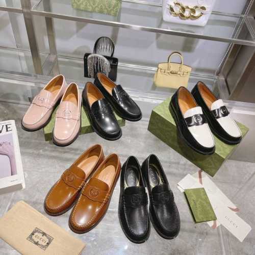 36-2，女，黑 35-41 41定七十年代的典藏设计为品牌注入荣光。从这一标志性时代中撷取灵感，互扣式双g在这款皮革乐福鞋上焕新演绎为镂空细节。全新系列继续以