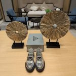 金属镜面系列 顶级包装配套最高版本 PRADA 2024普拉达秋季最新款经典型定形底粗跟圆头乐福鞋，新款楦型线条升级修改，官方最新线条，大底是新版成型大底更加柔