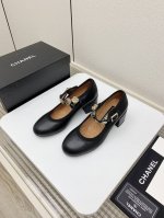 Chane*L小香24Ss专柜最新时装单鞋系列～链扣平底单鞋 本季秋冬季节必备单品 香奈儿女士钟爱简约又难以抗拒系 搭配展现与众不同的穿搭风格 自由混搭闪耀到位