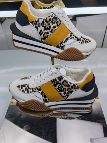 实价不让利 ！汤姆 Tom Ford 美国复古轻奢 情侣款size：35-44 Tom Ford设计师曾经是古888驰的设计师，来自美国品牌，贸易单，国内罕见，