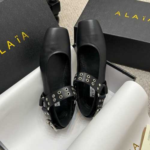 Alaia｜阿莱亚经典复古，玛丽珍鞋芭蕾舞鞋满满的少女风 既摩登又复古的味道 非常的简约大气 不管是半身裙连衣裙还是牛仔裤 它都能成为点睛之笔！材质： 采用原版