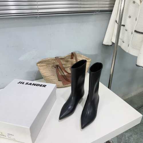 高品质出厂矮 ！ 小众潮牌jilsander吉尔桑达 Ss秋冬猫跟修身辣妹骑士靴尖头长筒靴！ 极简主义炒鸡柔软舒适矮跟鞋时髦精绝对不能错过的必入款，没有任何繁杂