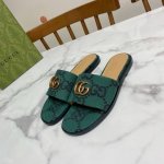 墨绿 Gucci 古奇 扣 粗跟一字凉拖鞋，经典马鞍扣搭配，一贯的时尚.简约.大气.百搭 鞋面为刺绣牛仔布，里垫为水染牛皮，真皮大底，原版开发五金饰扣 码数：3