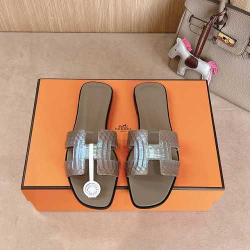 蛇皮出厂价P Hermes 爱马仕H拖鞋Oran凉鞋系列 时尚又百搭 超级舒服 每个细节都做到极致 原版丝绒面料 原版1:1独家私模鞋面 原版真皮沿条大底 包装