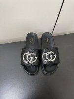 Gucci 25春夏新款一字厚底拖鞋～ 面料：进口压花小羊皮，手工缝钻G字Logo厚底**显瘦！百搭随性！ 鞋面：刺绣羊皮 内里 垫脚：羊皮 底厚：3.5Cm