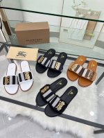 冲量价: 新款巴宝莉拖鞋，原版格子布简单舒适随性，35-43码，