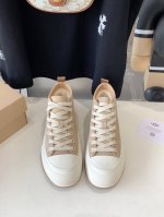出厂价 Ugg 海外版麦昆同款男女士情侣款休闲雪地靴 里外全皮 内里百分百全羊皮毛一体 保暖，防潮，吸汗，加厚底，更舒适 鞋面：羊京皮 内里：百分百羊皮毛一体