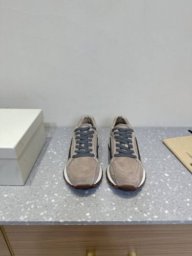 Brunello Cucinelli 24Ss最新 Bc 系带 羊毛休闲鞋 Bc是意大利知名品牌，极简主义风格，纯手工串联珠链配饰！复古又高级！简约又大气， 属