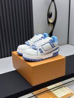 工厂价 顶级版本 胖丁 LV-路易威登-经典走秀新款空胶工艺 原版1：1开发复刻！！上脚非常舒适 奢侈用料，做工精细，中底印有欧洲制造英文字母鞋面由意大利进口小