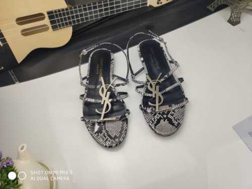 真皮底 ，拖鞋款，凉鞋款统一价 Saint Laurent 圣罗兰、一字带凉鞋早春专柜同步最新款、YSL、Logo字母扣装饰经典上乘美艳力作 专柜最火春夏系列