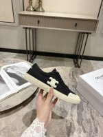 高版本360 Celine思琳赛琳Celine Runner Cr-03运动鞋鞋舌和鞋后帮饰有Celine标志运动鞋侧面凹印Cr-03字样 鞋后帮和侧面压印Ce