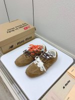 出厂磨砂皮 皮面 高版本 Miumiu X New Balance 联名款nb运动鞋 Miu Miu 缪缪大秀上爆出的这双与new Balance 新百伦联名款