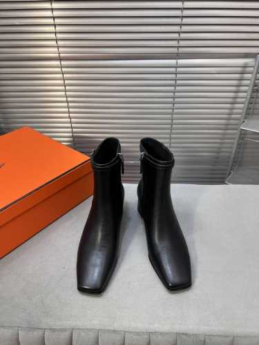 Hermes 爱马仕经典走秀款短靴 面料：进口羊皮 羊京鞋面 内里：进口绵羊皮 大底：意大利真皮大底 跟高：5Cm Size：35-41 40 41定制