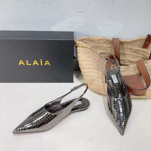 高品质出厂390！小众潮牌独最新爆品小红书火推 Alaia25春夏新款镜面菱格尖头细跟后空凉拖系列推出 ——————————————— 无数的名设计师都把他看作