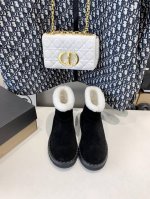 代购级 Ugg韩系秋冬美拉德丑萌小短靴，冬天一点不会显得笨重，高丝光牛皮绒面，Eva发泡双层组合大底，搭配牛子裤绝绝子三色，码数35-40