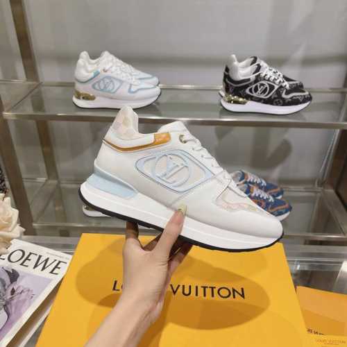 LV新品女鞋春天调色盘的浪漫，春天就应该色彩丰富路易威登官网同步2024情侣款火爆上市，这款Neo Run Away运动鞋的灵感源自跑鞋，将LV标志性的必备鞋款